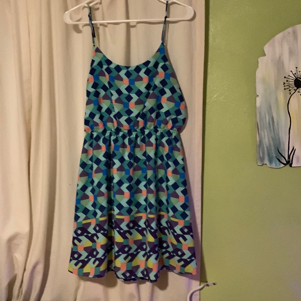 Very cute summer dress with a bow on the back 🤍